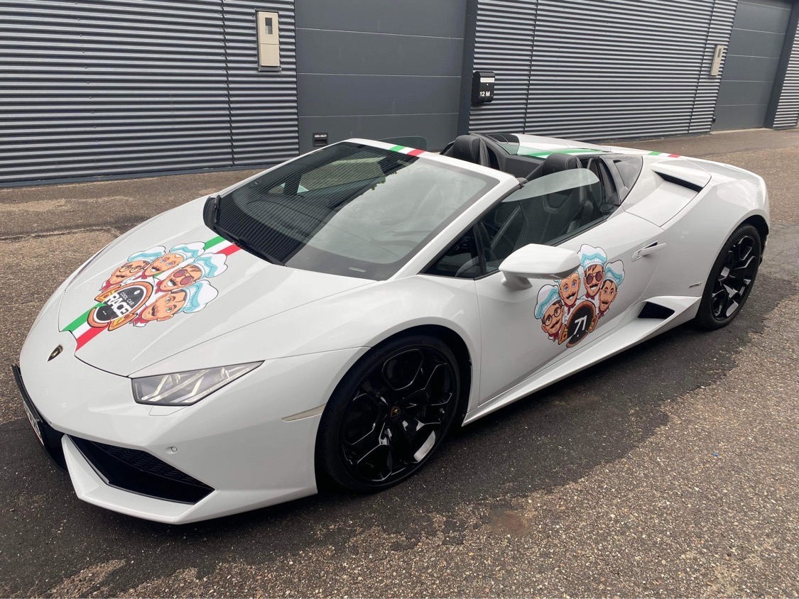 Vi fik æren af udsmykningen af disse to biler til Cool Car Race ⭐️